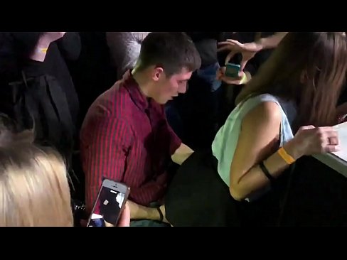 ❤️ Echter Sex in einem russischen Nachtclub. 18-jährige russische Mädchen in den Anus und Vagina gefickt in einem Nachtclub Homemade porn bei de.xxxtun.ru