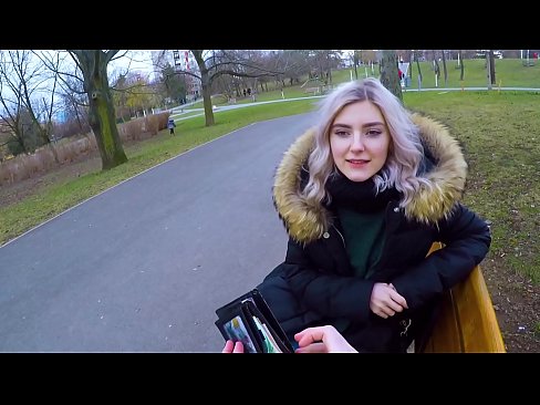 ❤️ Schluckt das heiße Sperma eines Fremden für Geld - Blowjob im Park von Eva Elfie Homemade porn bei de.xxxtun.ru